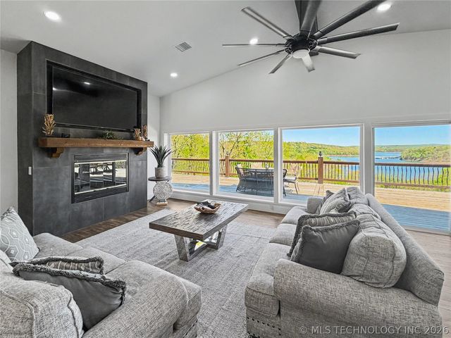 17884 W Running Springs Road, Park Hill, OK 74451