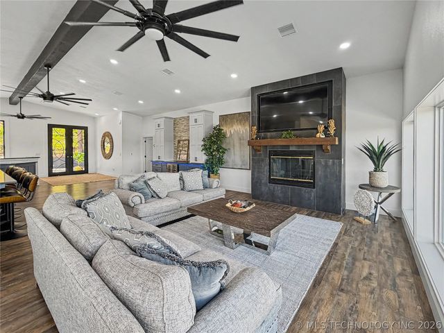 17884 W Running Springs Road, Park Hill, OK 74451