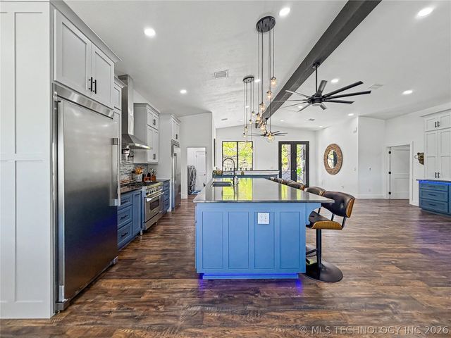 17884 W Running Springs Road, Park Hill, OK 74451