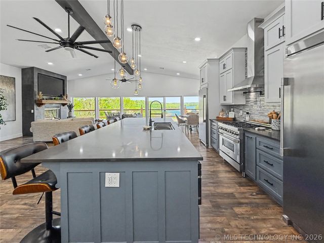 17884 W Running Springs Road, Park Hill, OK 74451