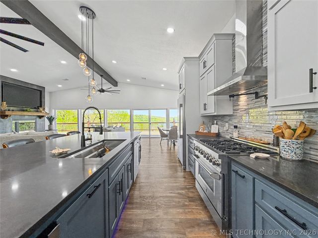 17884 W Running Springs Road, Park Hill, OK 74451