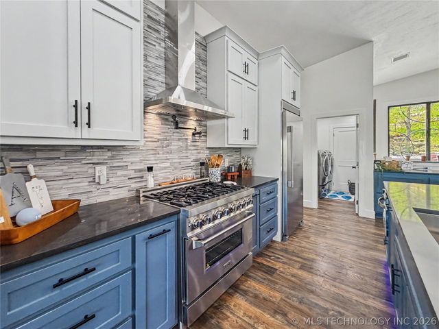 17884 W Running Springs Road, Park Hill, OK 74451