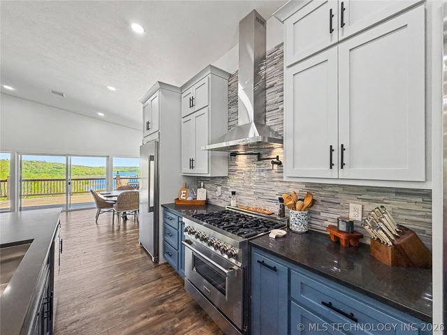 17884 W Running Springs Road, Park Hill, OK 74451