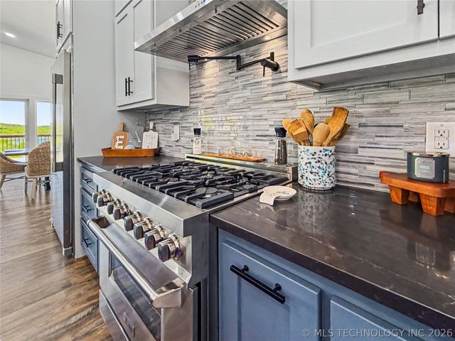 17884 W Running Springs Road, Park Hill, OK 74451