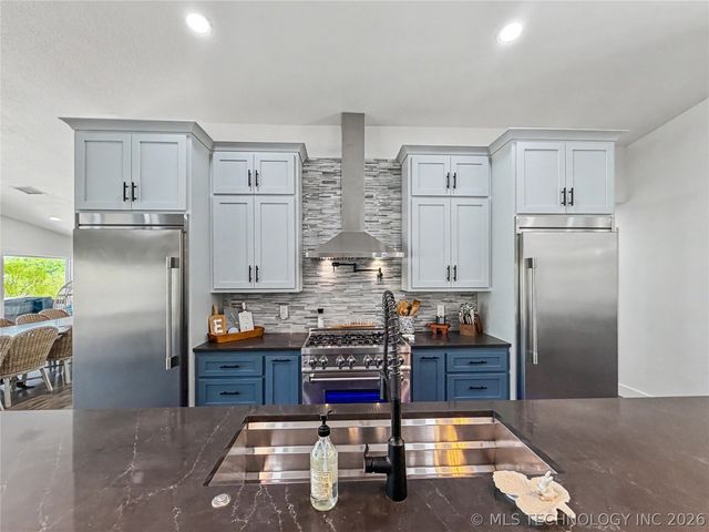 17884 W Running Springs Road, Park Hill, OK 74451