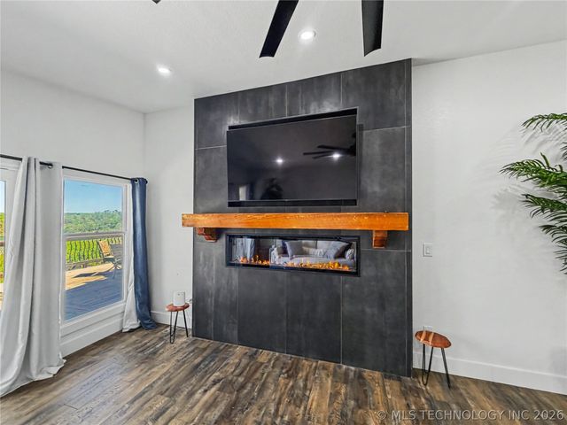 17884 W Running Springs Road, Park Hill, OK 74451