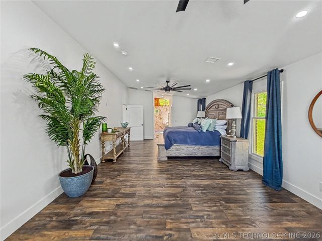 17884 W Running Springs Road, Park Hill, OK 74451