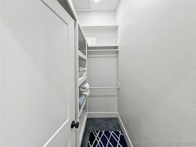 17884 W Running Springs Road, Park Hill, OK 74451