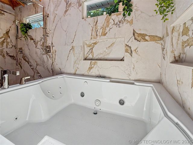 17884 W Running Springs Road, Park Hill, OK 74451