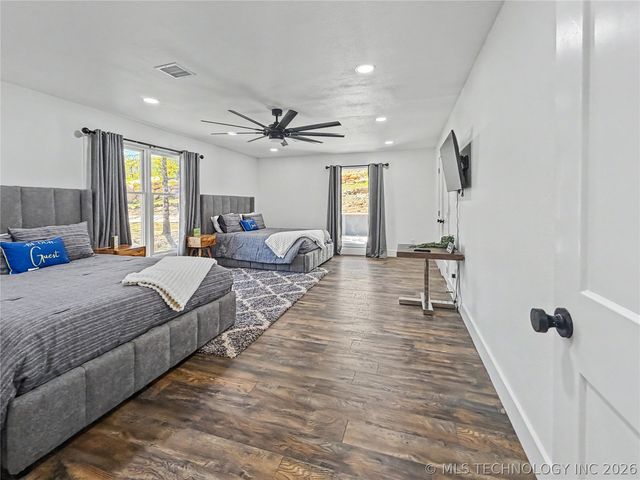 17884 W Running Springs Road, Park Hill, OK 74451