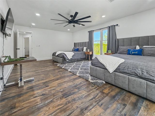 17884 W Running Springs Road, Park Hill, OK 74451
