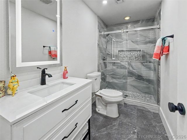 17884 W Running Springs Road, Park Hill, OK 74451