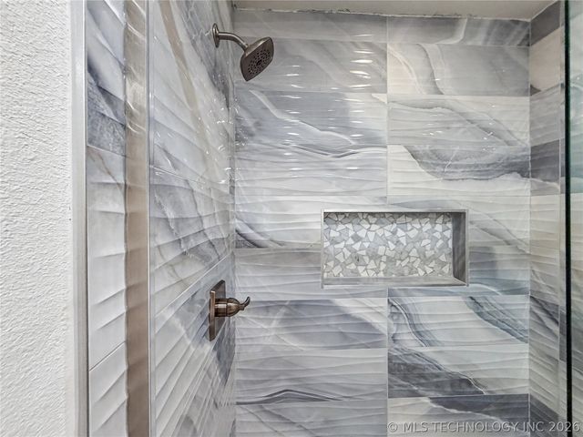 17884 W Running Springs Road, Park Hill, OK 74451