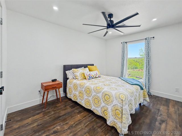 17884 W Running Springs Road, Park Hill, OK 74451