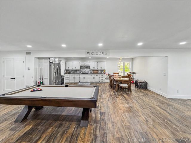 17884 W Running Springs Road, Park Hill, OK 74451