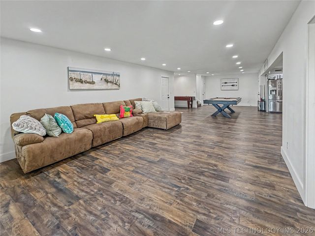 17884 W Running Springs Road, Park Hill, OK 74451