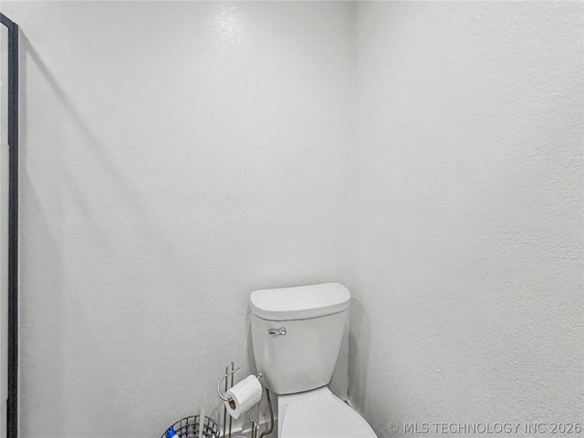 17884 W Running Springs Road, Park Hill, OK 74451