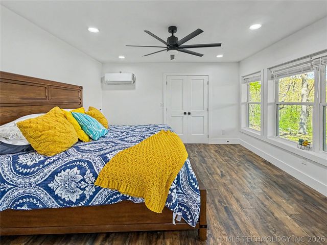 17884 W Running Springs Road, Park Hill, OK 74451