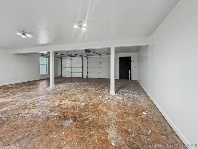 17884 W Running Springs Road, Park Hill, OK 74451