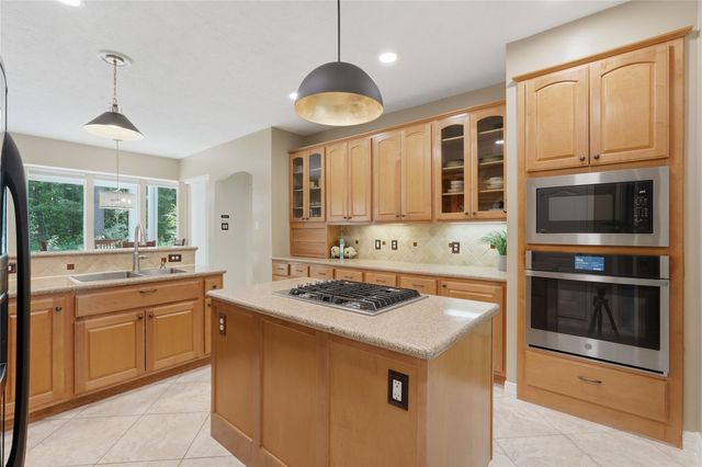 8766 Skyline Lane, Conroe, TX 77302