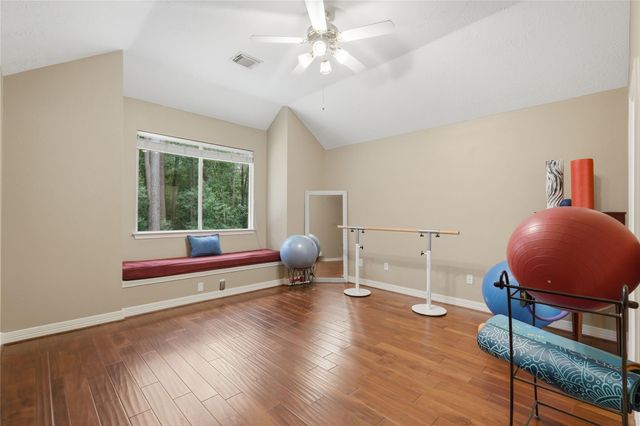 8766 Skyline Lane, Conroe, TX 77302