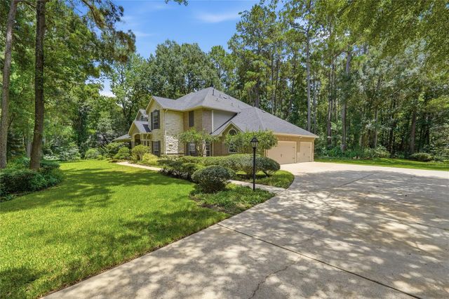 8766 Skyline Lane, Conroe, TX 77302