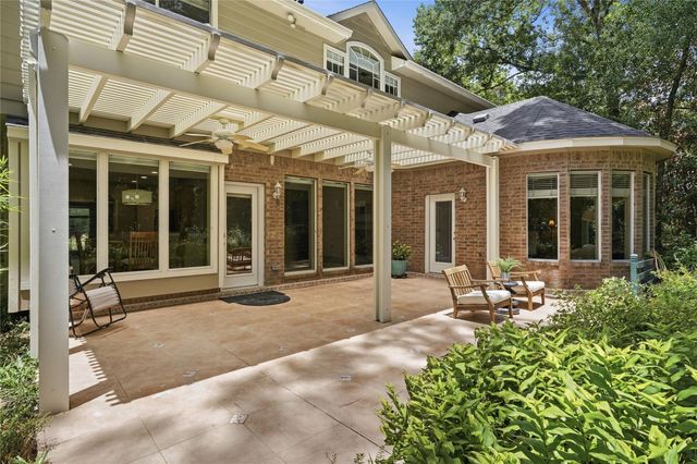 8766 Skyline Lane, Conroe, TX 77302