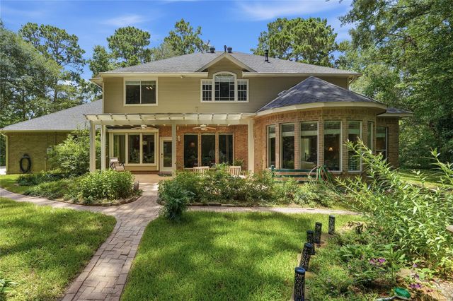 8766 Skyline Lane, Conroe, TX 77302