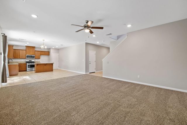 2015 N Hall Court, Visalia, CA 93291