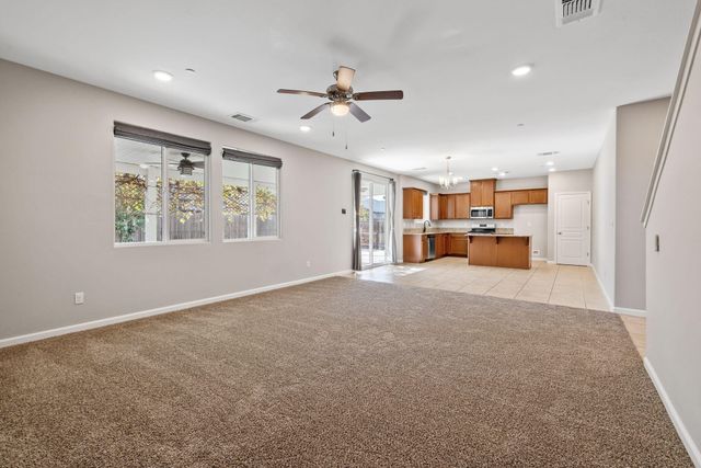 2015 N Hall Court, Visalia, CA 93291