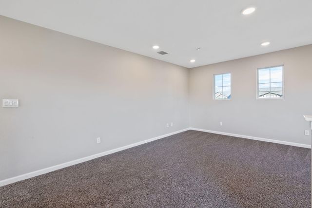 2015 N Hall Court, Visalia, CA 93291