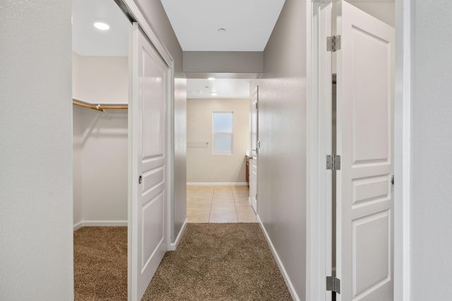 2015 N Hall Court, Visalia, CA 93291