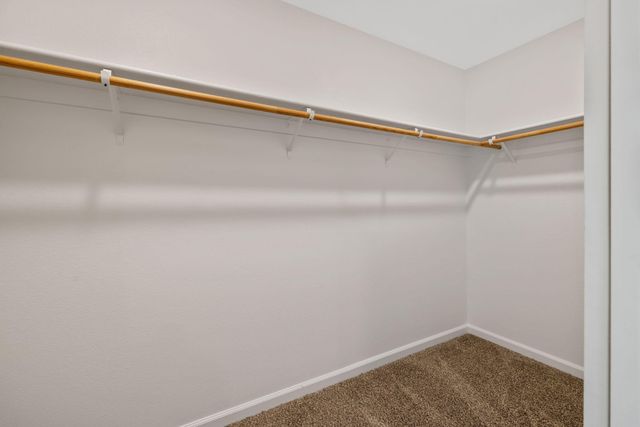 2015 N Hall Court, Visalia, CA 93291