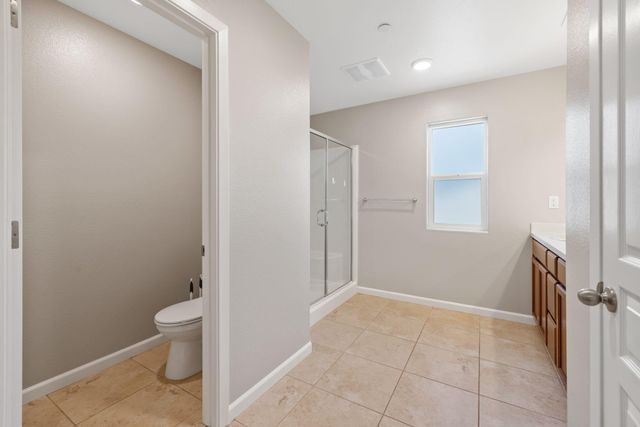 2015 N Hall Court, Visalia, CA 93291