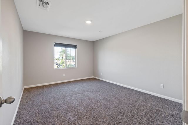 2015 N Hall Court, Visalia, CA 93291