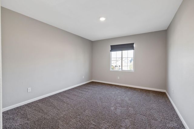 2015 N Hall Court, Visalia, CA 93291