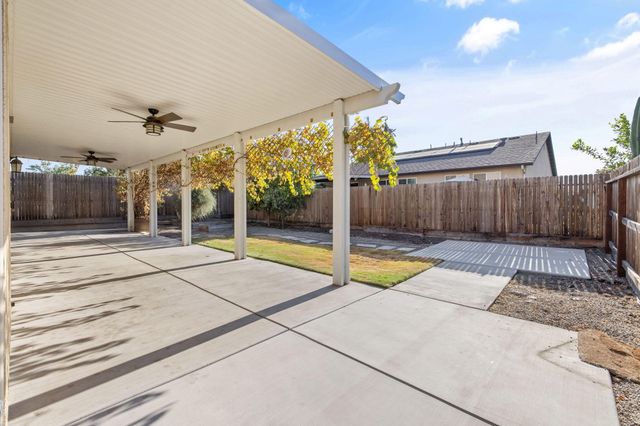 2015 N Hall Court, Visalia, CA 93291