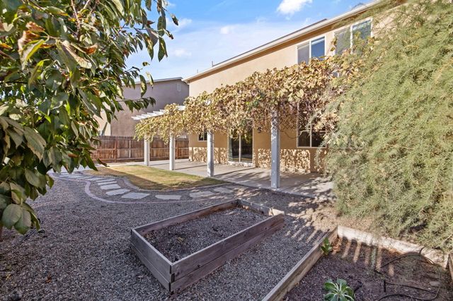 2015 N Hall Court, Visalia, CA 93291