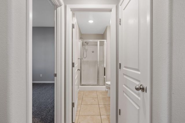 2015 N Hall Court, Visalia, CA 93291