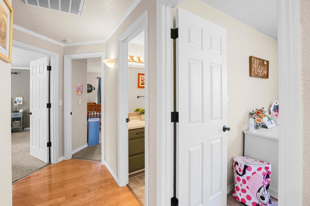 1242 Hawk Drive, Central Point, OR 97502