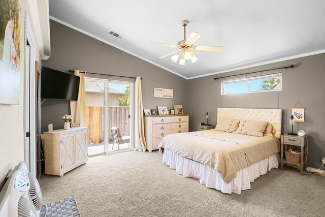 1242 Hawk Drive, Central Point, OR 97502