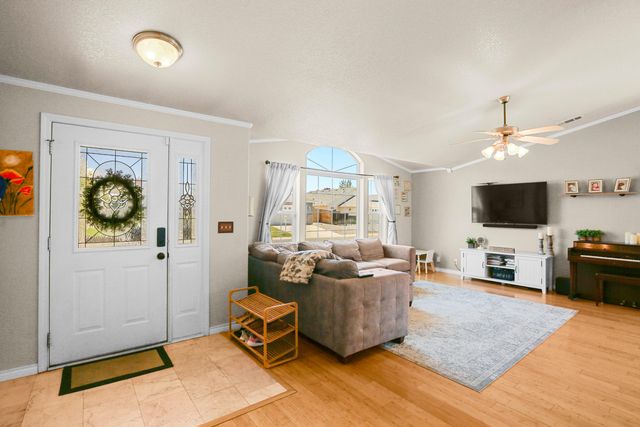 1242 Hawk Drive, Central Point, OR 97502