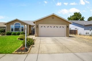 1242 Hawk Drive, Central Point, OR 97502