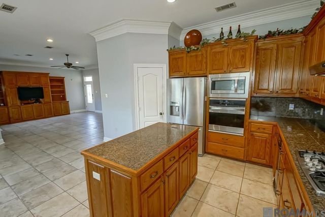 2039 Cypress Cove Ave, Zachary, LA 70791