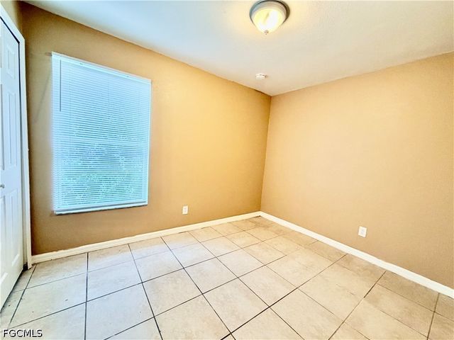 635 Hawthorne AVE S, Lehigh Acres, FL 33974