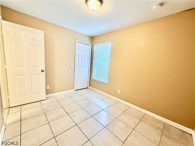 635 Hawthorne AVE S, Lehigh Acres, FL 33974