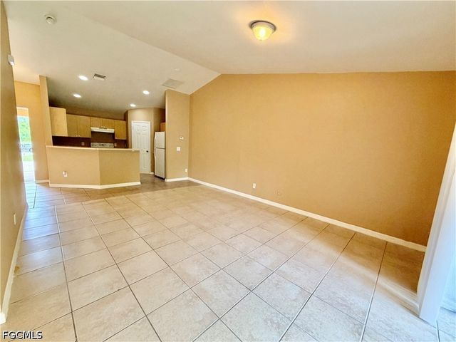 635 Hawthorne AVE S, Lehigh Acres, FL 33974