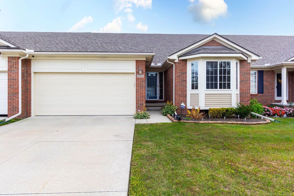 26196 Captains Landing, Chesterfield Twp, MI 48051