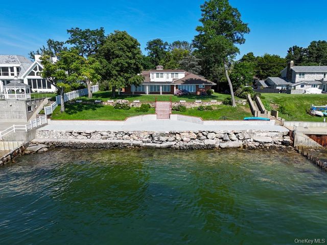 32 Westland Drive, Glen Cove, NY 11542