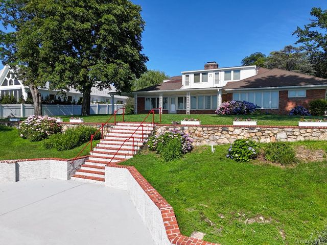32 Westland Drive, Glen Cove, NY 11542